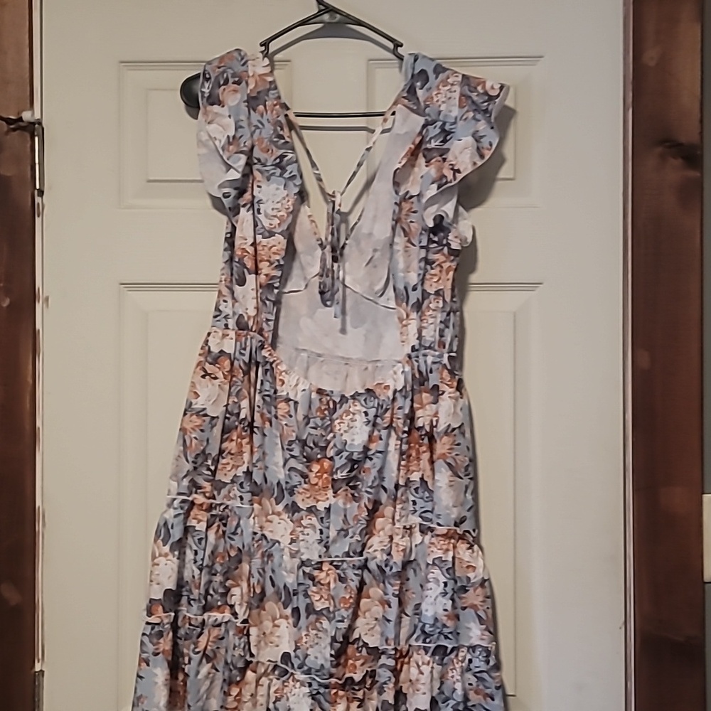 Dress - Picture 5 of 6